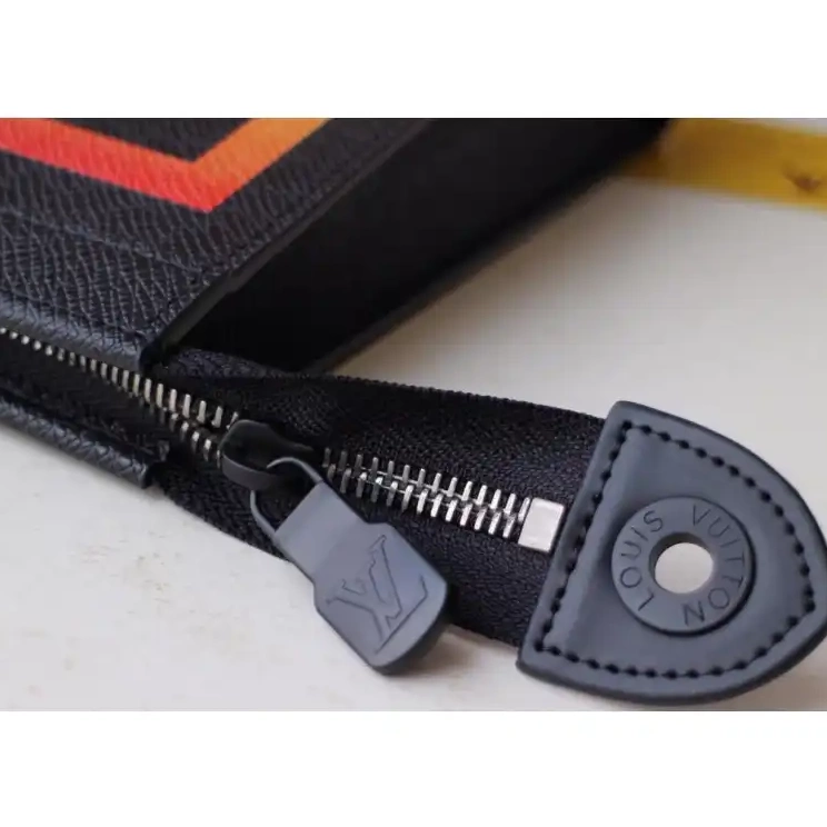 Official Brother Sam Bag 19HT0056 LV 0630